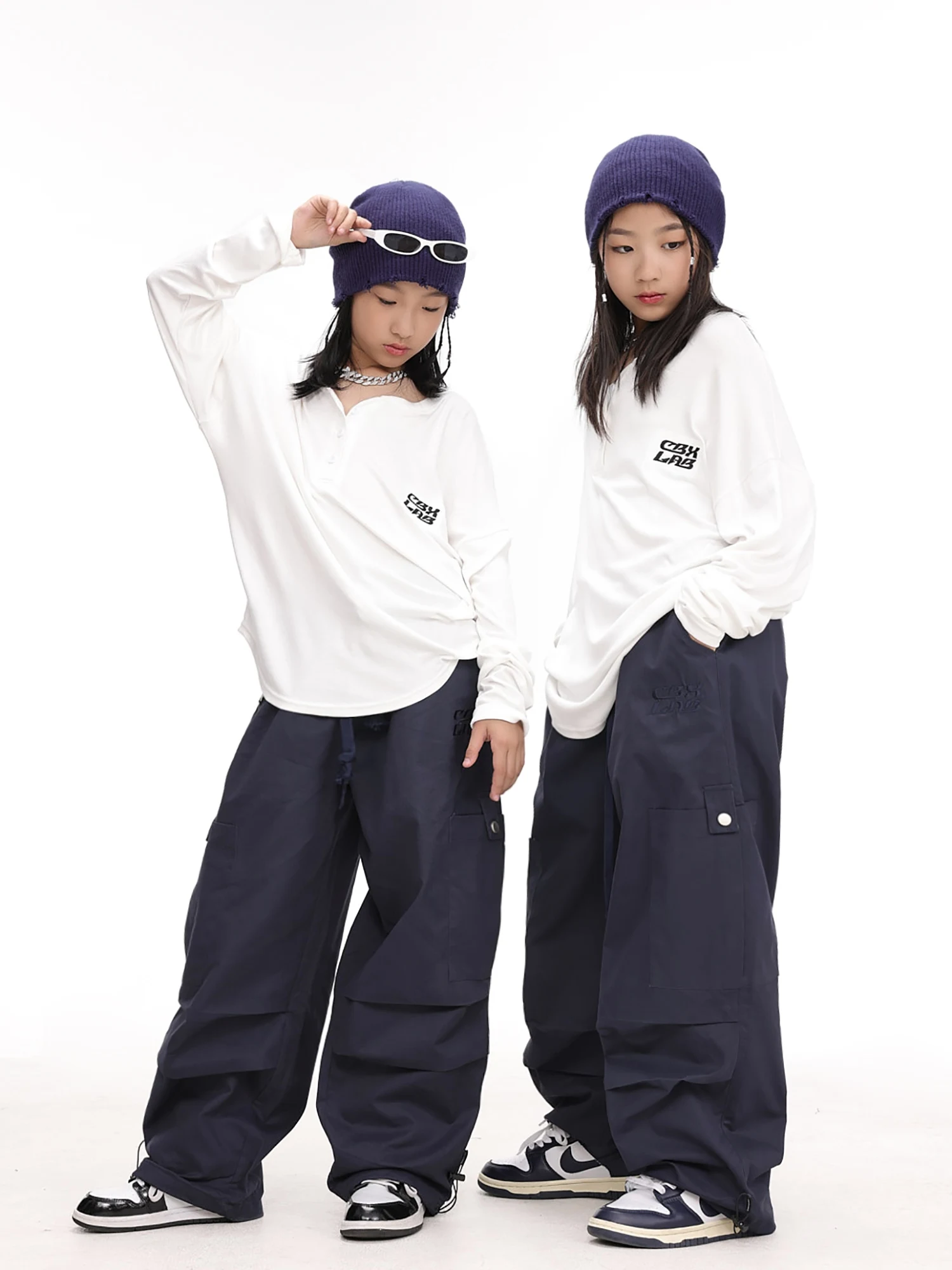 

New Kids Clothing Jazz Modern Dance Costumes For Girls White Shirts Cargo Pants Suit Boys Hip Hop Dance Rave Clothes DQS14933