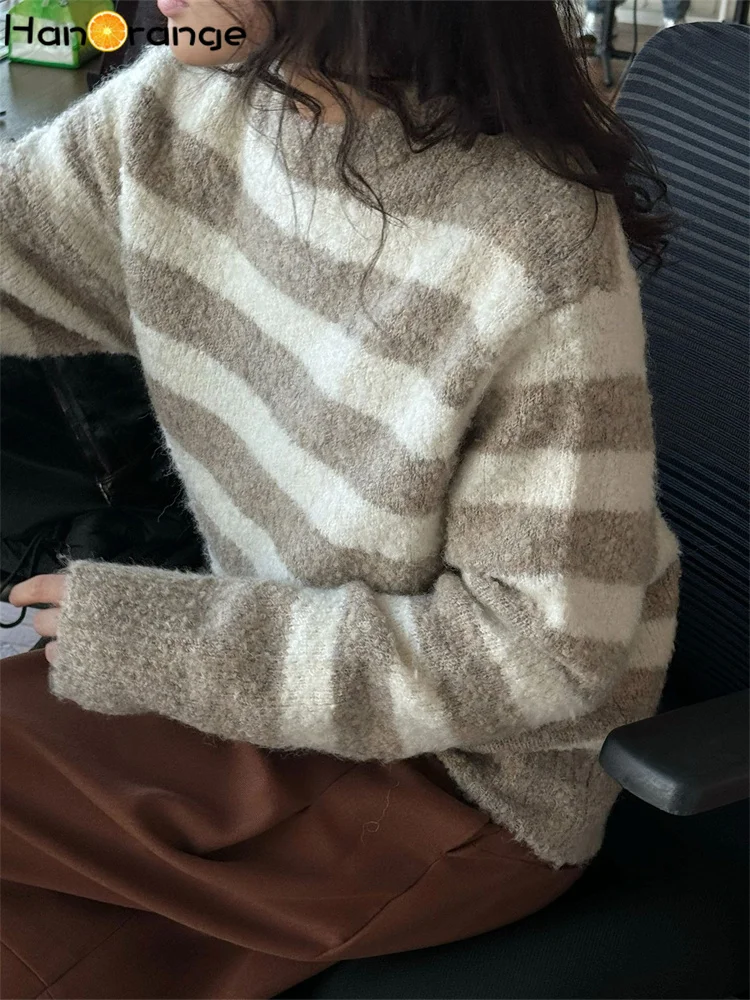 HanOrange 2024 Winter Contrast Striped Wool Sweater Women Soft Sticky Silhouette Knitting Top Rice Brown/Pink Coffee