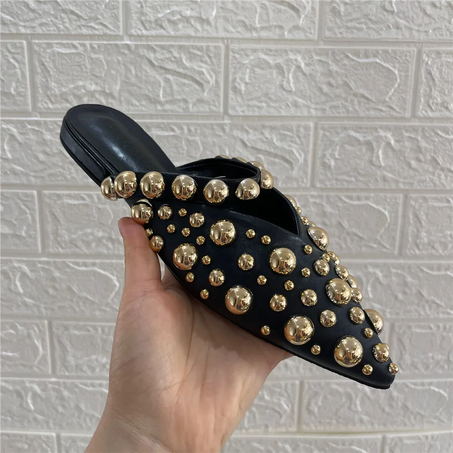 Punk Slippers Voor Vrouwen Klinknagels Studs Puntige Neus Zomer Gladiator Sandalen Platte Strandschoenen Vrouwelijke Glijbanen Buiten Muilezels