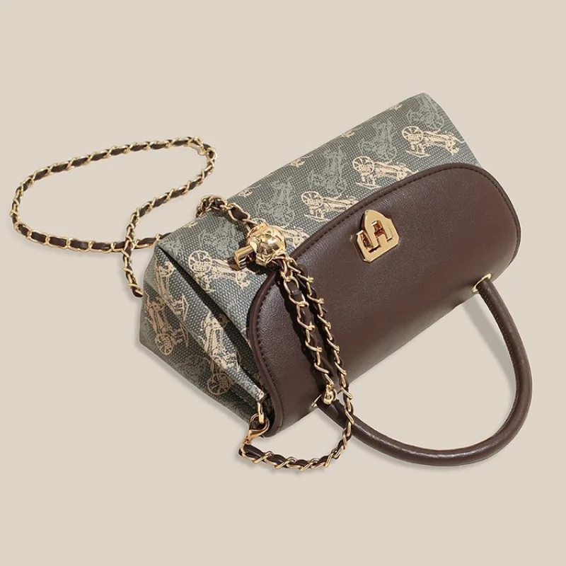

Women's Messenger Bag Made Of Arrow-Patterned Leather Featuring High-End Quality And Paris Casual Stylish Look