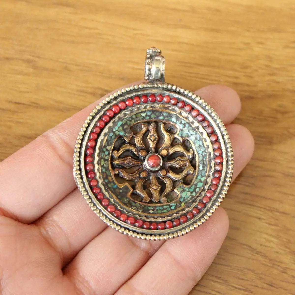 PN253 Tibetan Jewelry Cross Dorje Amulet Vintage Nepal Copper Inlaid Coral Beads 44mm Round Pendant Necklace