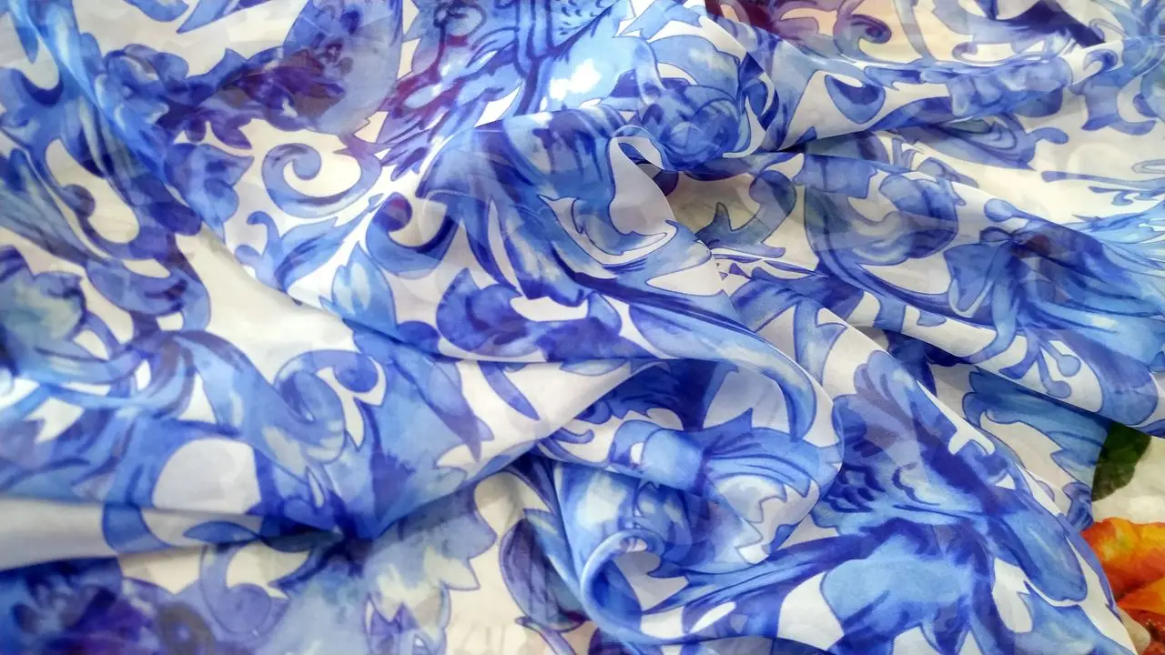 Italian Brand Fashion Designer Fabric LOGO Customized 100% Mulberry Silk Chiffon Fabrics Blue Flowers Printed Cloth tulle tissus