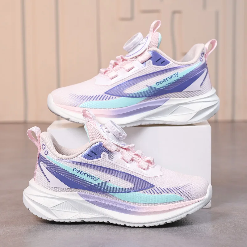 

Пара детских спортивных кроссовок с дышащим верхом, амортизирующей и противоскользящей подошвой, а также без застежек DEH-D2607