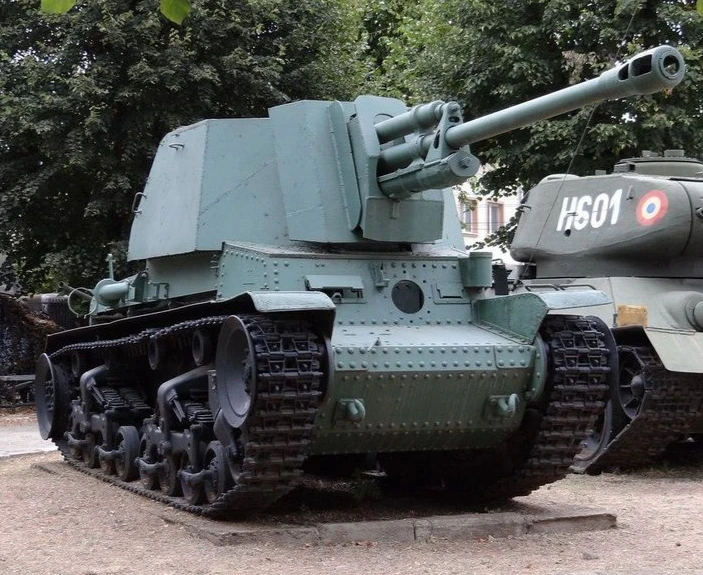 Romanian Tacam R2 light tank hunter 1/144 Scale Model kits