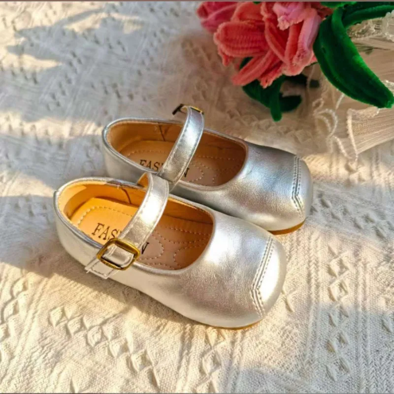 

Children's Leather Shoes Autumn 2025 New Bean Shoes Shallow Mouth Princess Shoes Fashion Shoes Girls' High Beauty Baby Shoes