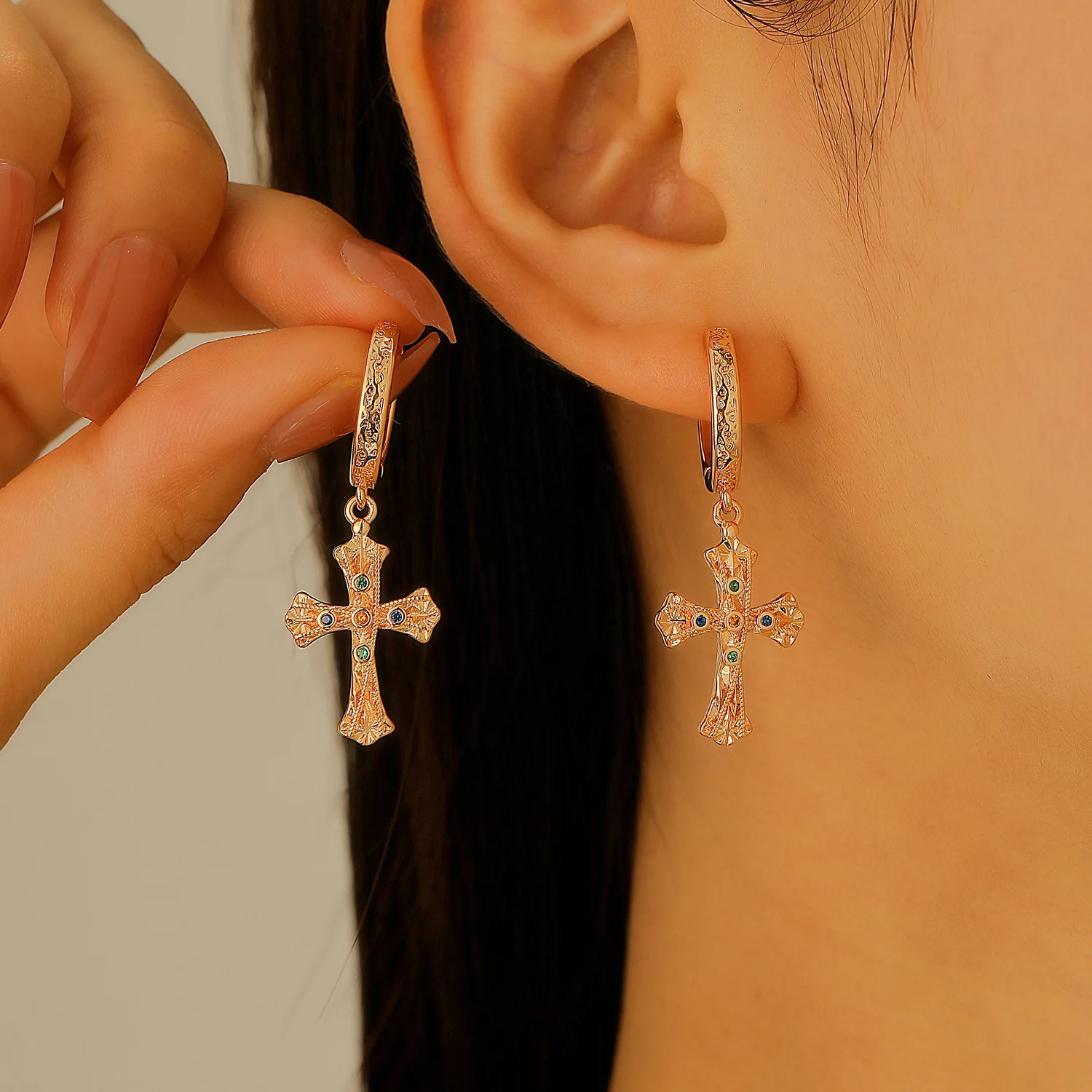 

2025 European American Fashion Golden Color Inlay Texture Cross Shape Earrings For Women Personality Simple Design Jewelry Gifts