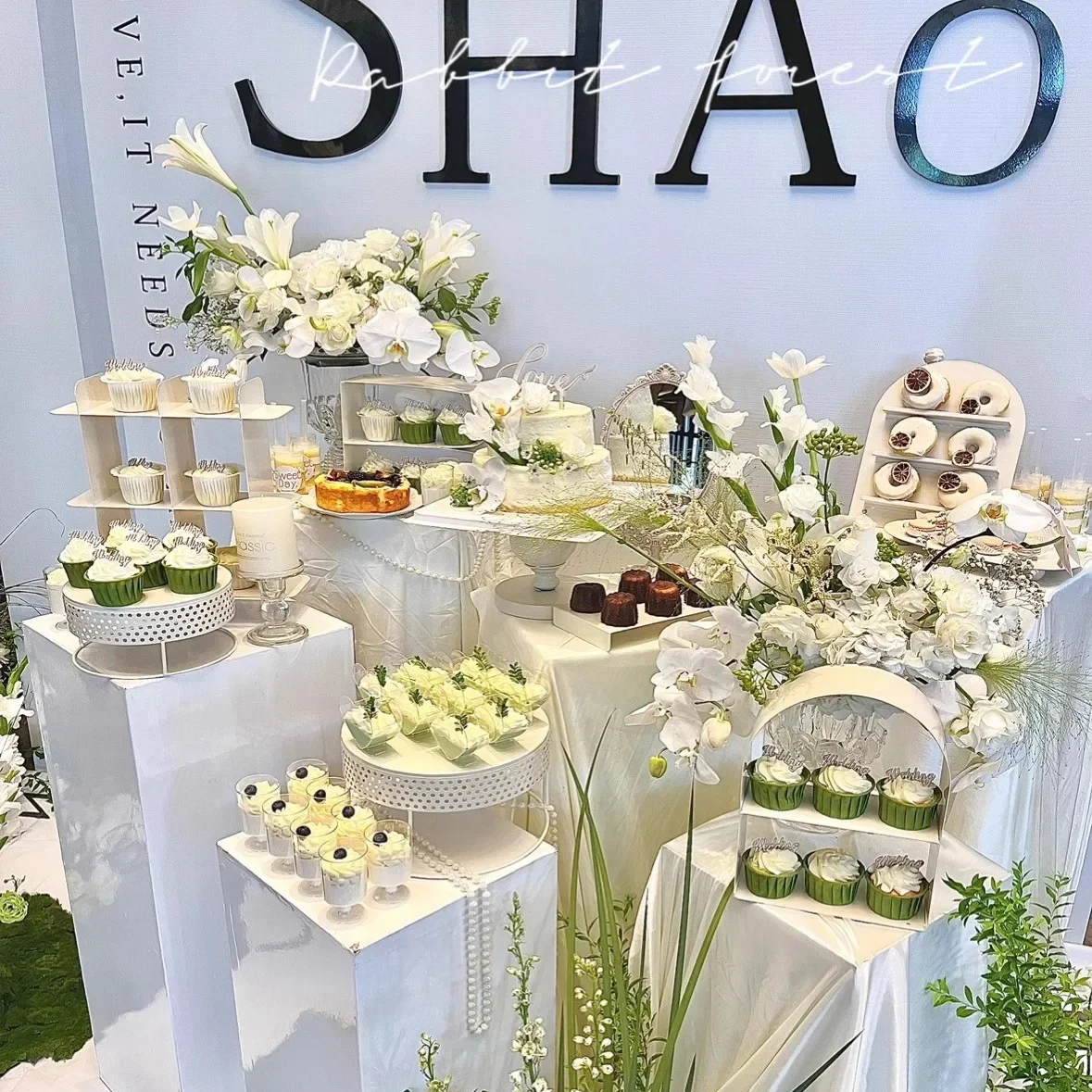 Cream style dessert table ornament display rack birthday cake rack wedding setting table cold meal coffee break
