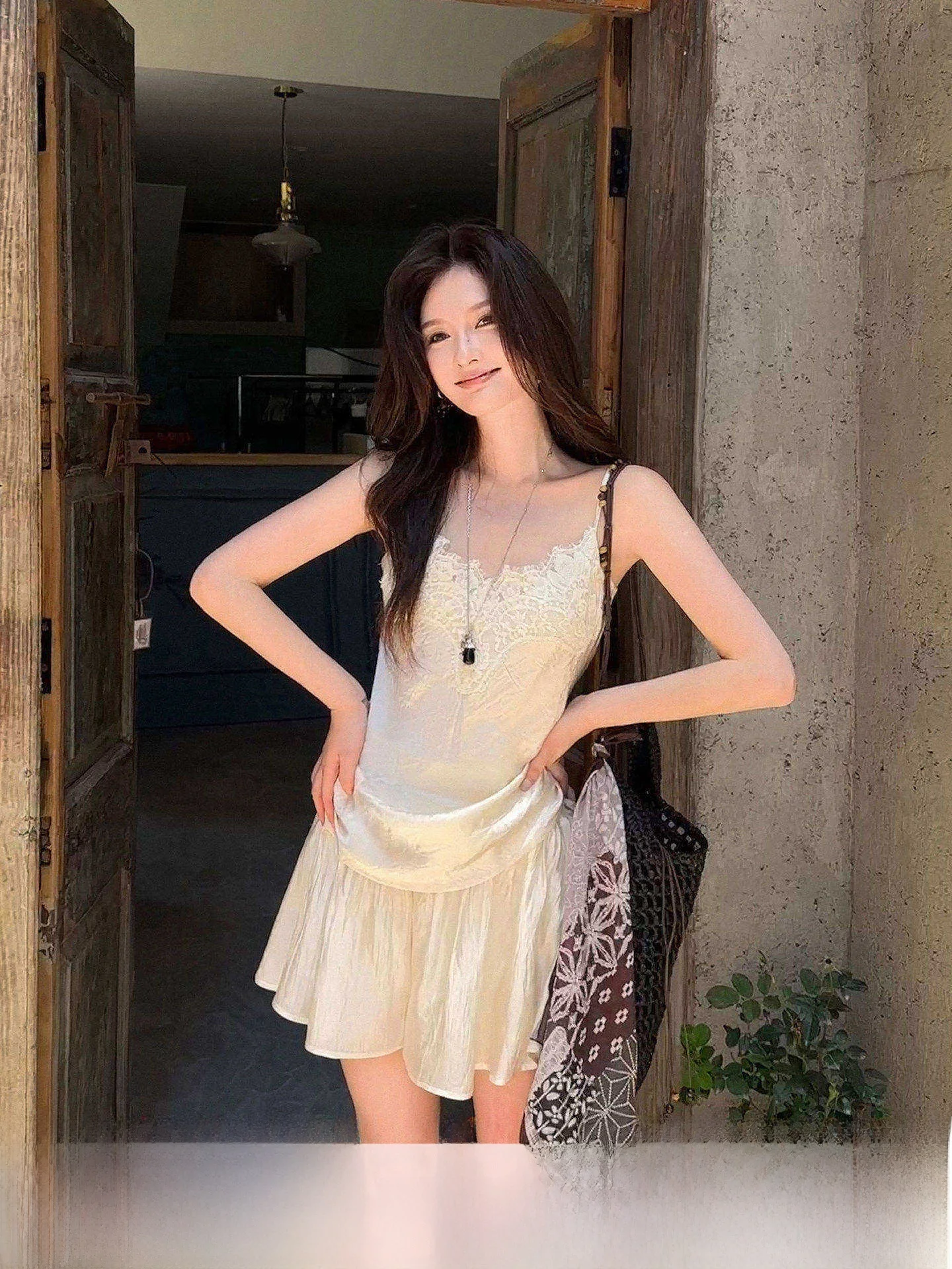 

Adjustable Shoulder Strap Lace Trim Vest Top Women's Summer Fashionable Acetate Fiber Loose Fit Color Casual Wear