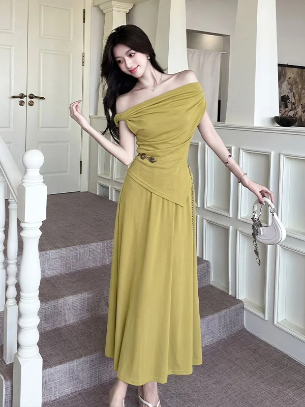 

Summer New Design Chic Women's Two-Piece Set High Waist Skirt One Shoulder T-Shirt Top Fashionable Casual Outfit