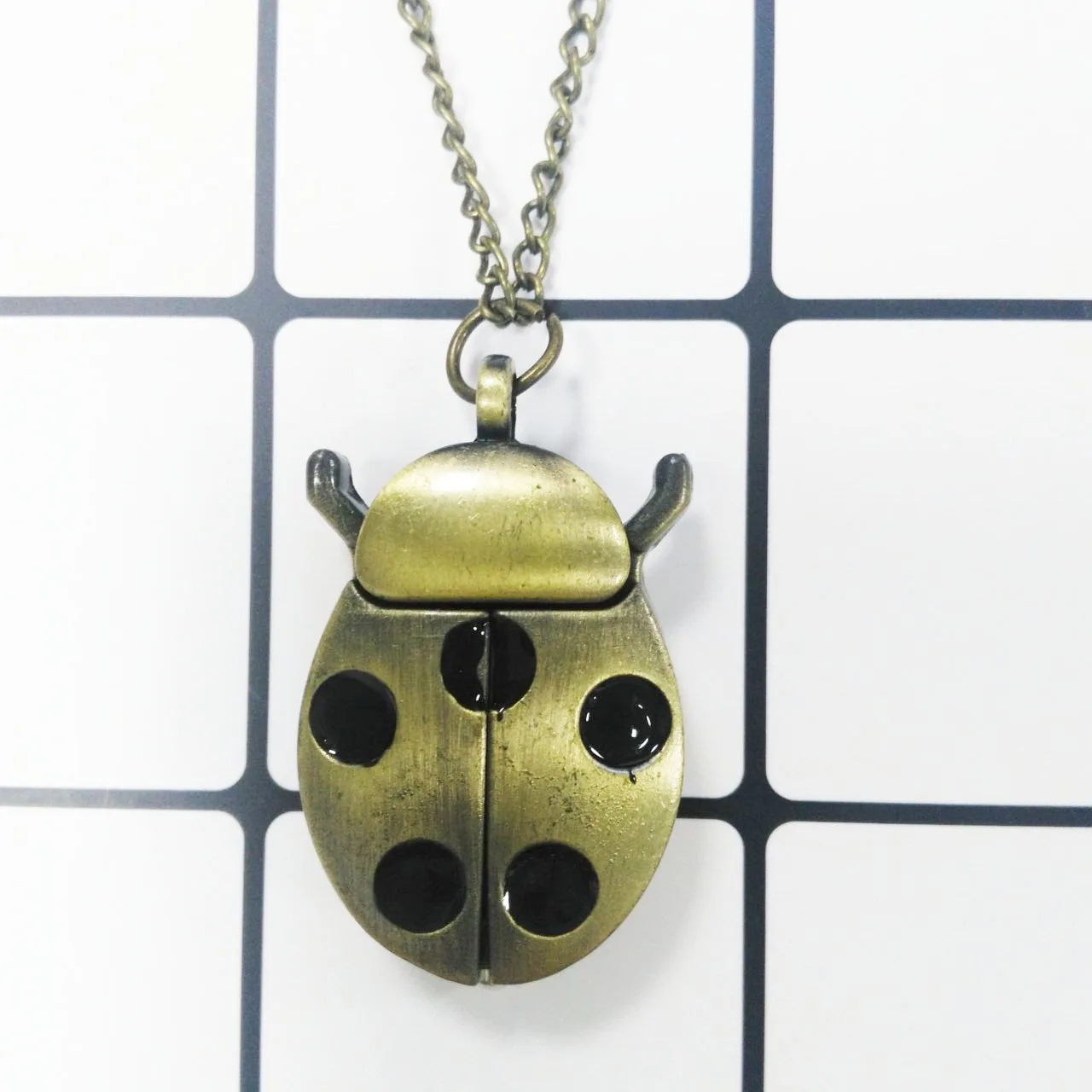 Vintage Nhỏ Dễ Thương Đầm Nữ Thạch Anh Đồng Hồ Bỏ Túi Cho Nam Nữ Fob Dây Chuyền Côn Trùng Cánh Mặt Dây Chuyền Vòng Cổ Đồng Hồ Cho Trẻ Em