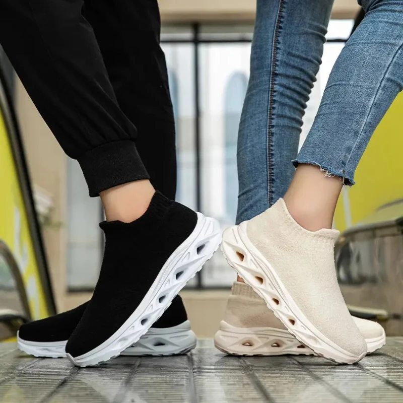

Breathable Men Casual Shoes 2025 Lightweight Male Vulcanized Shoes Outdoor Platform Men's Soft Mesh Flats Non-slip Sneakers
