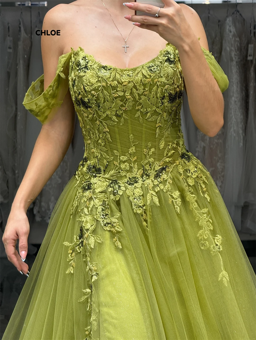 Vestido largo elegante hecho a medida línea A vestidos elegantes de mujer para vestidos de fiesta de boda de lujo 2025 sin mangas con hombros descubiertos para graduación