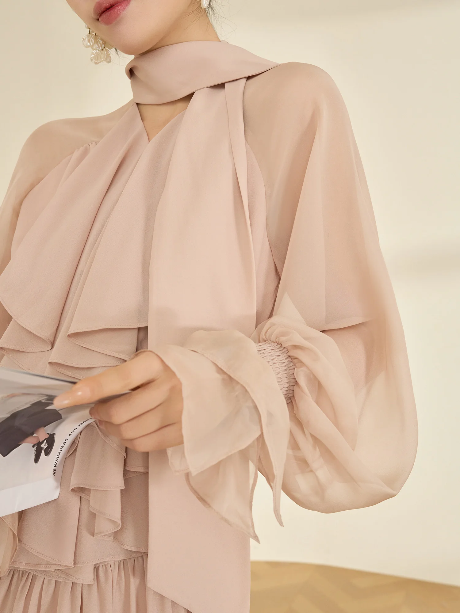 

Flowing Era V-ne Lantern Sve Gown with Sa for Important Ocns Women's French Sle Dr Polyester Fiber Loose Fit