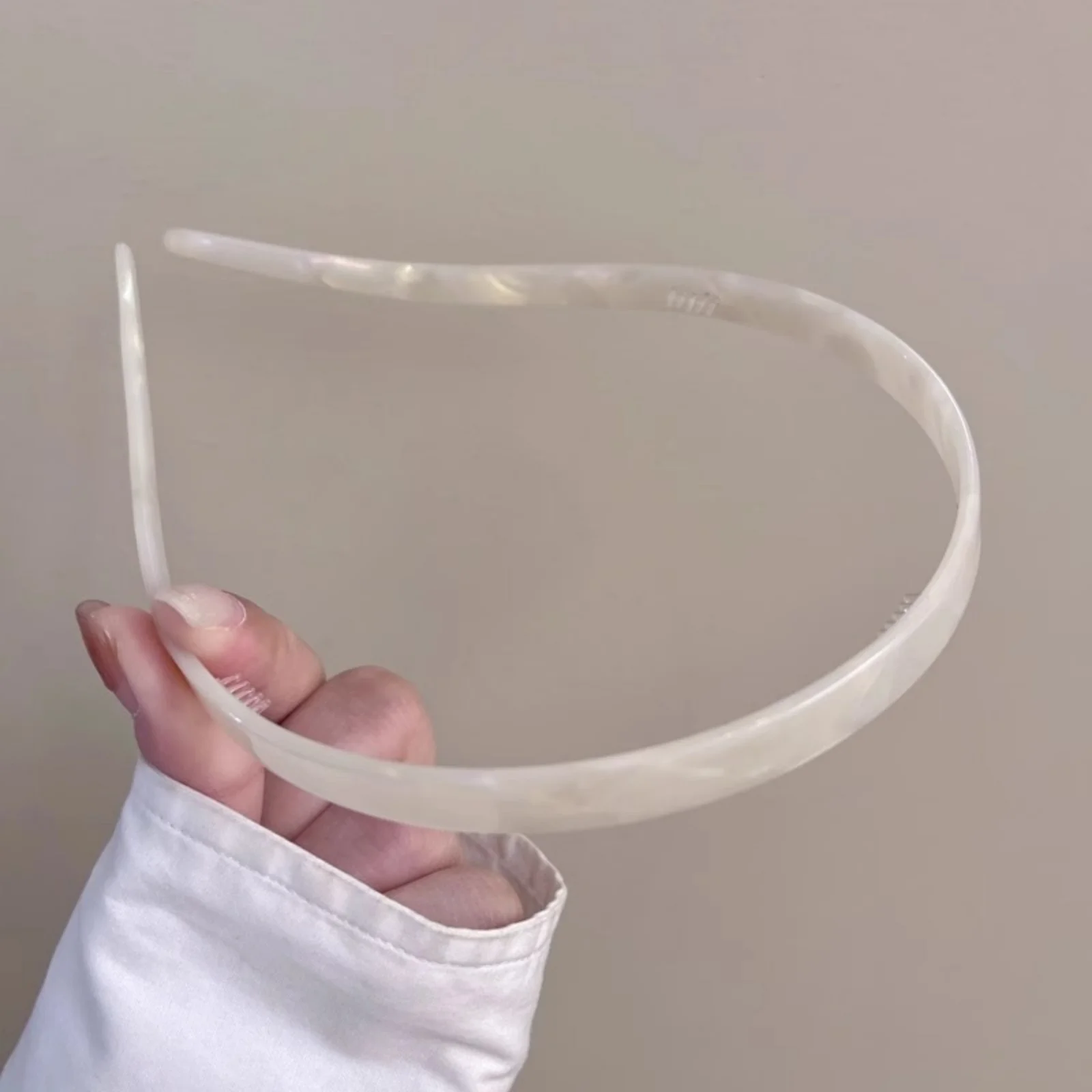 1 Damen-Haarschmuck mit nicht klemmende Ohrknochen, Essigsäure-Stirnband, Stirnband, High-End-Haarband für Mädchen, 2024, neuer Sommer, elegant – Detail 9
