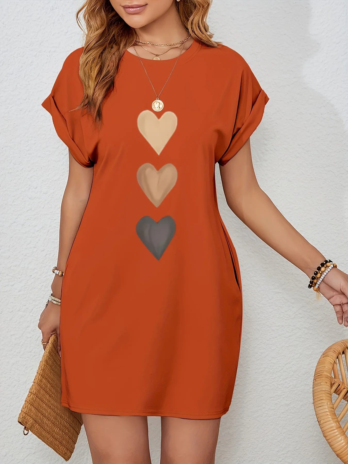 Robe t-shirt décontractée en tricot pour femmes, avec imprimé cœur, col rond, manches courtes, haut à la mode, noir avec motif de drapeau coloré