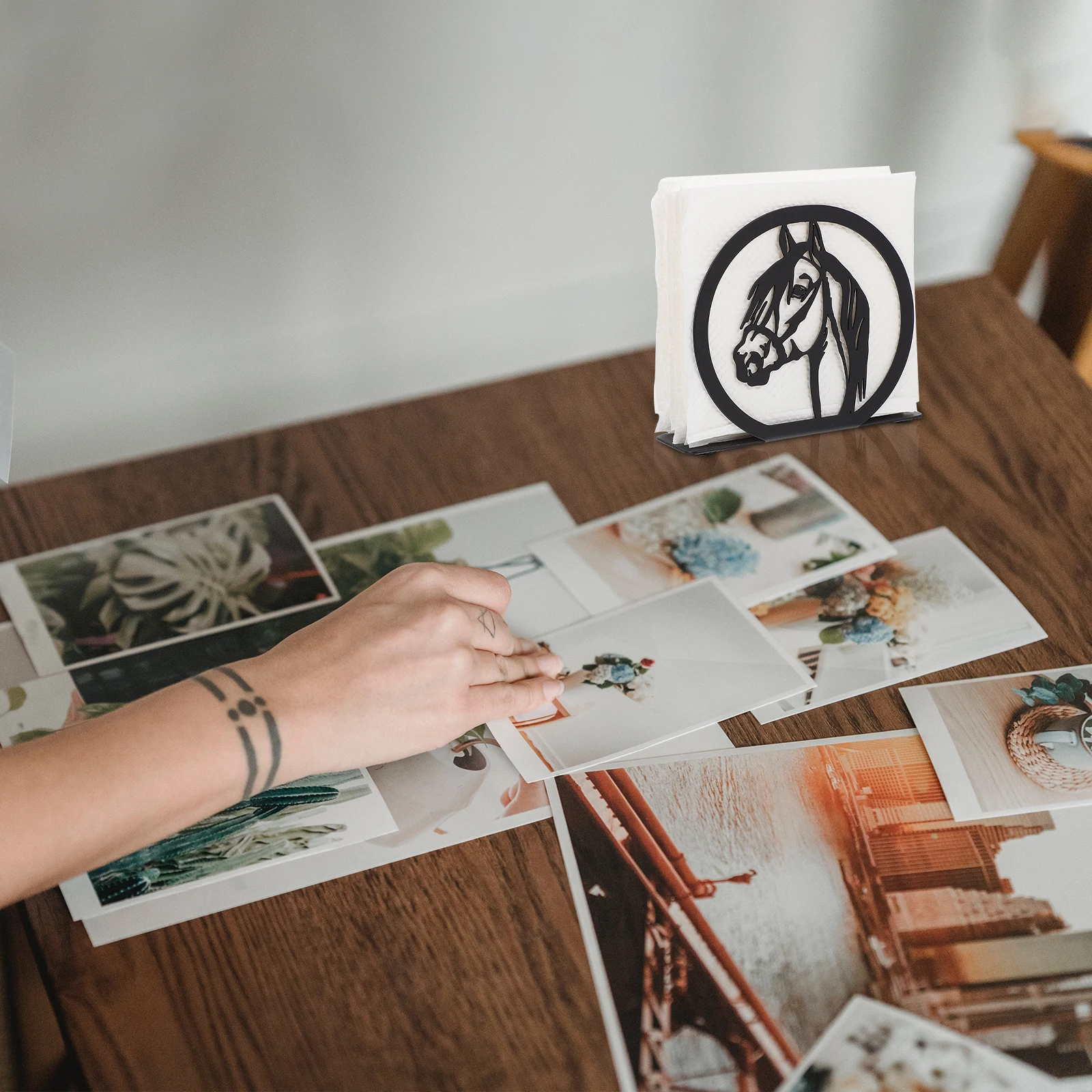 

1 шт., креативный железный держатель для салфеток с животными, современная подставка для салфеток, стойка для бумаги, настольная вешалка для бумажных полотенец, кухонный отель, полезный подарок