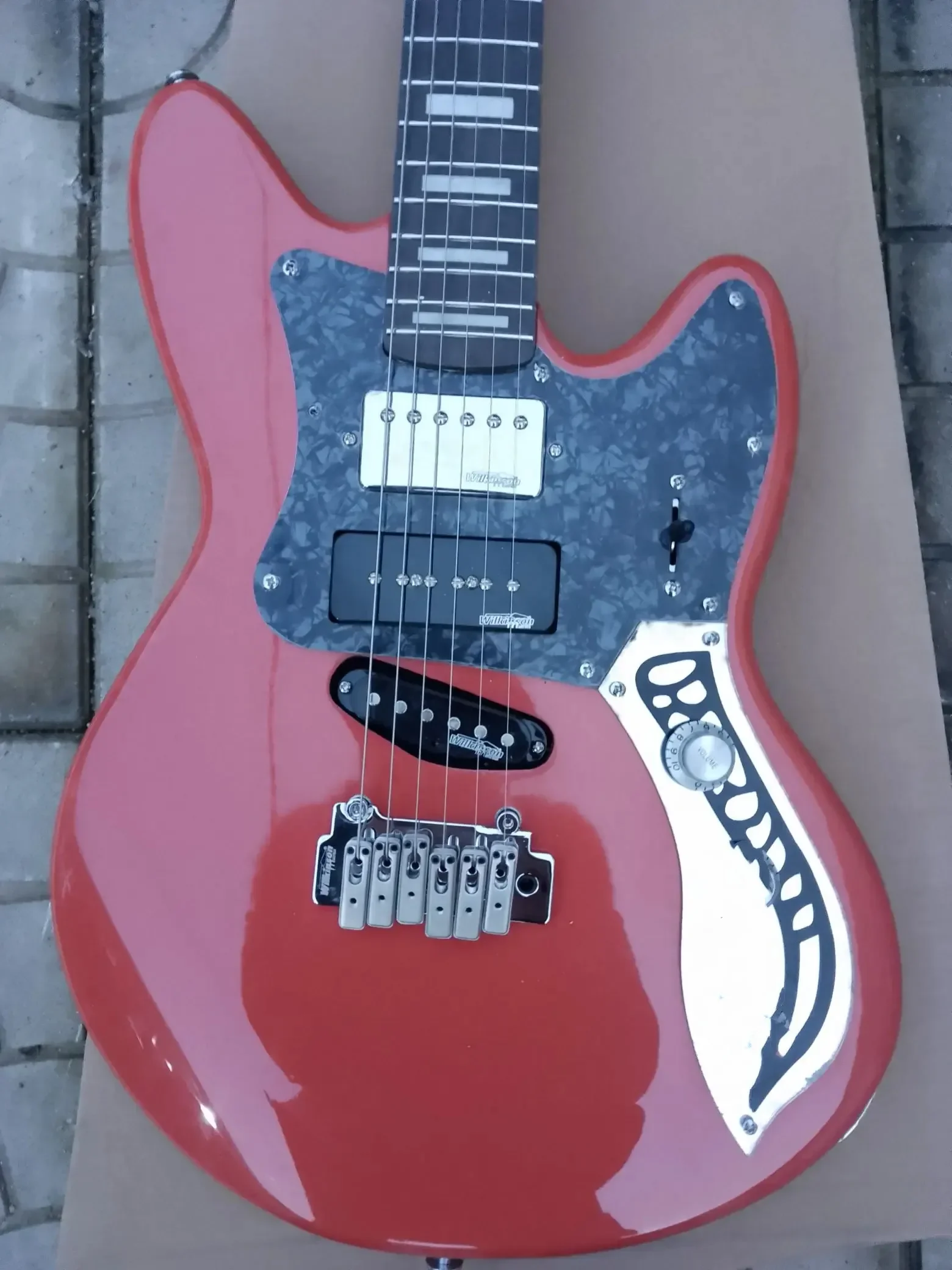 

Customized 6-String Shaped Electric Guitar High Configuration Premium Accessories Color Customizable Special Order Guitar