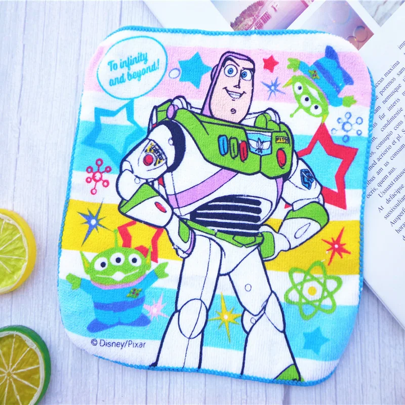 Disney Cartoon asciugamano in cotone assorbente asciugamano quadrato piccolo Toy Story Buzz Lightyear fazzoletto per bambini a tre occhi 20x20cm