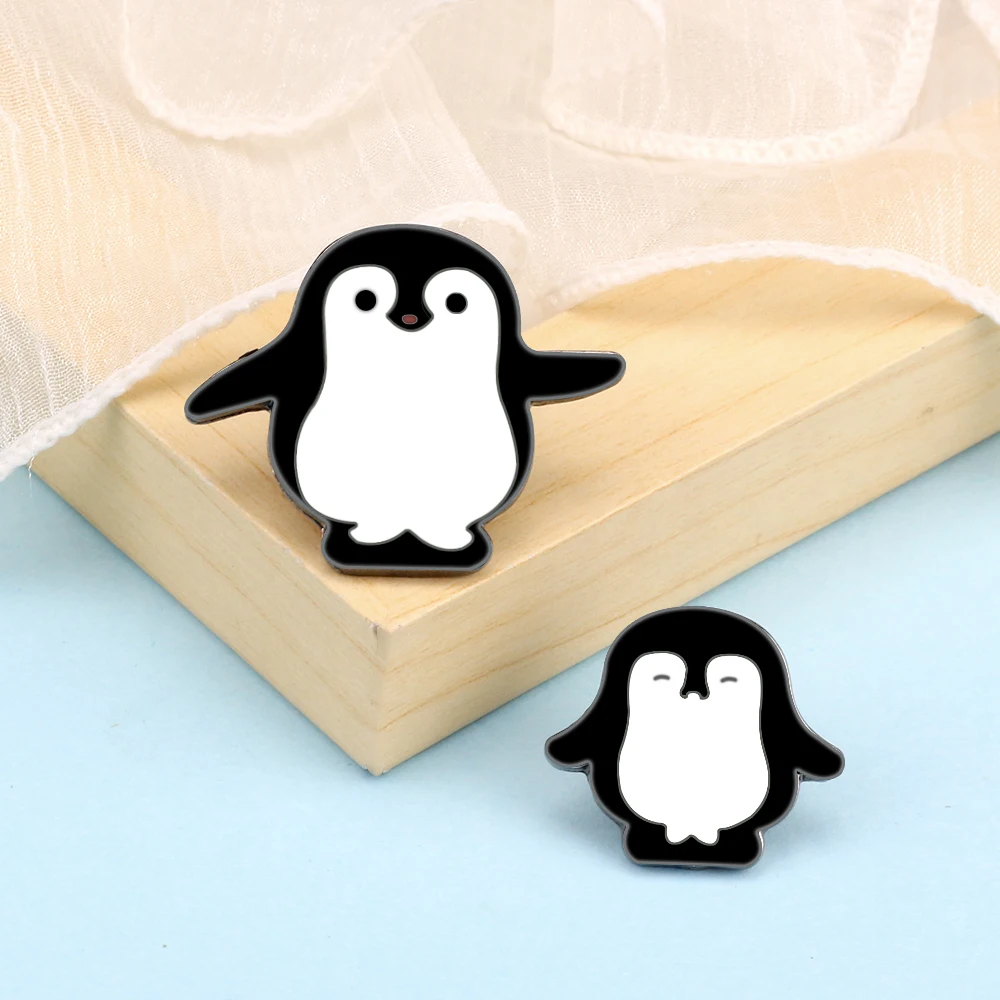 Cute Big and Small Penguins Ename Brooch Cartoon Animals Custom Pins Black and White Backpack Lapel Badge Jewelry Gifts for Kids