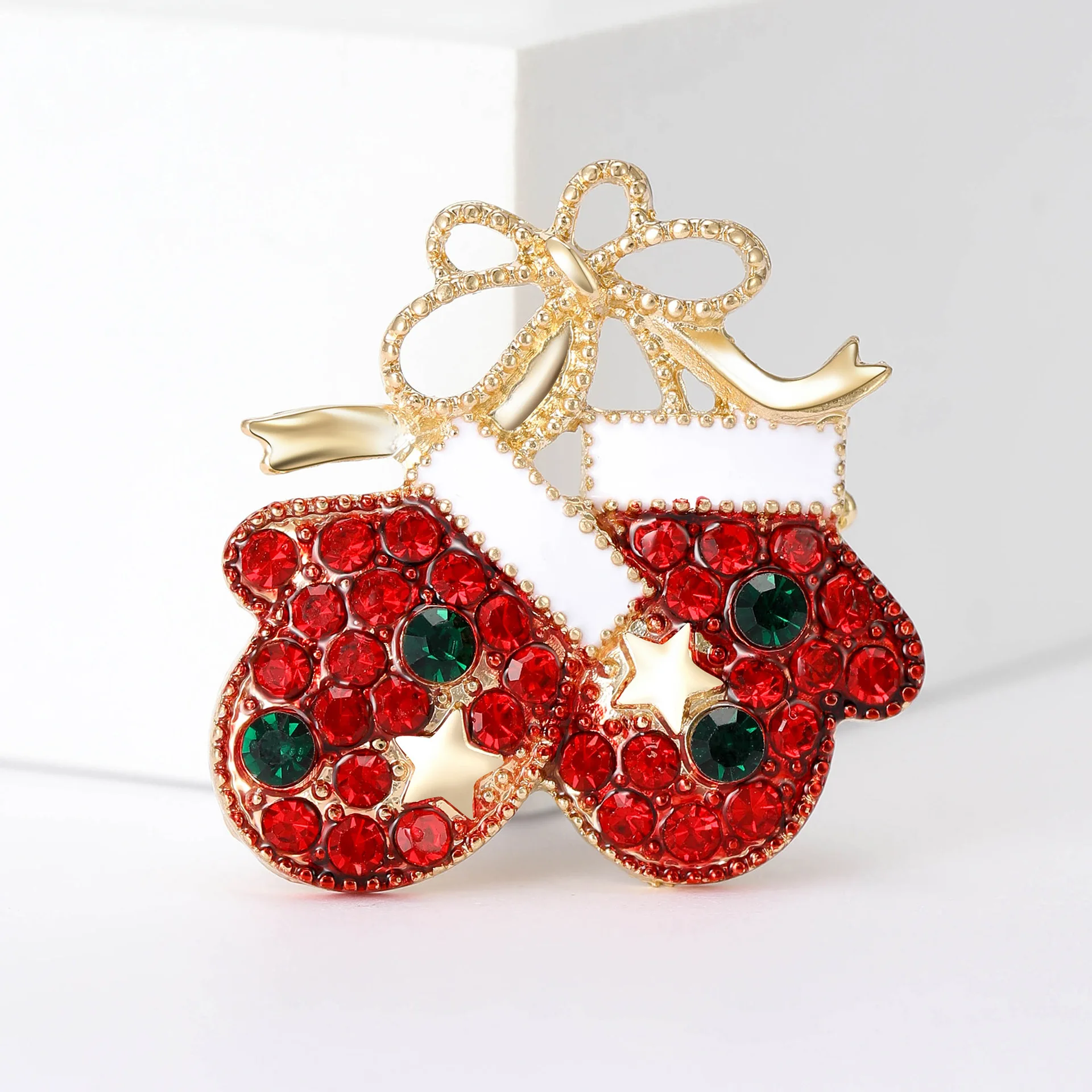 New European and American Christmas glove brooch hot selling rhinestone handmade oil drop chest flower