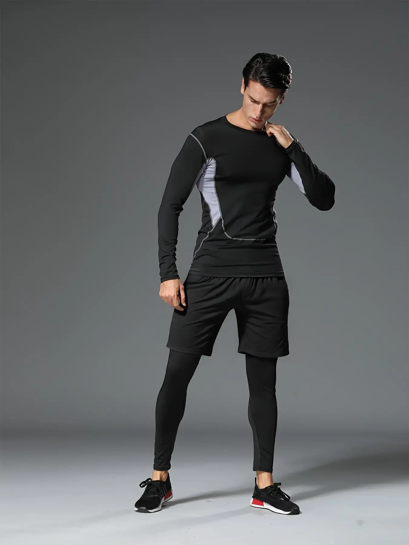 بدلة لياقة بدنية جديدة عصرية للرجال مكونة من ثلاث قطع، ملابس للجري واللياقة البدنية سريعة الجفاف ومعدات ضيقة