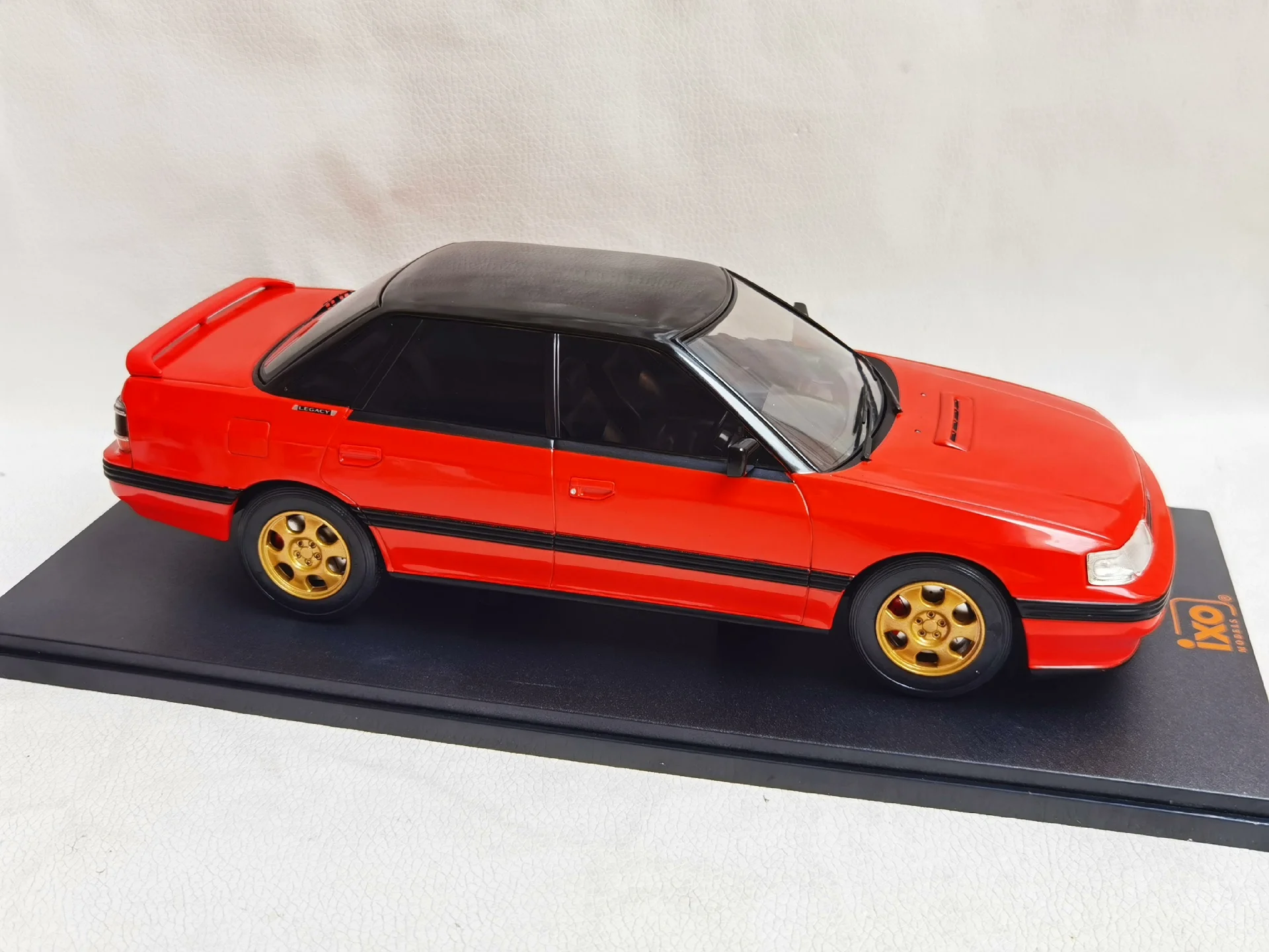 다이캐스트 IXO 1/18 스케일 스바루 레거시 RS 1991 스바루 합금 자동차 모델 소장 장난감 선물 기념품 디스플레이 장식품