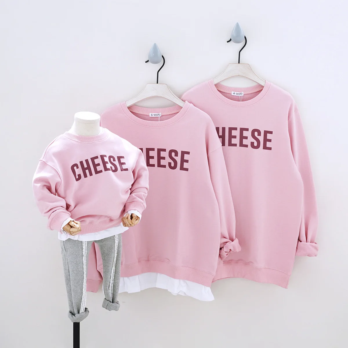 

2022 Family Matching Sport Hoodies Parent-Child Outfits Father And Son Clothing Cute Sweatshirts Mother Daughter Casual Hooded