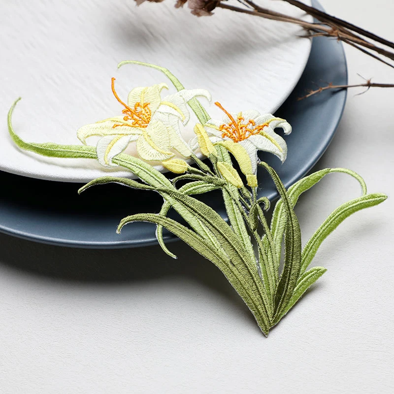 Orchid Embroidery Patch Chinese Ancient Style Flower Iron on Applique for Clothes Coat Jeans Bag Fan DIY Decorative Accessories