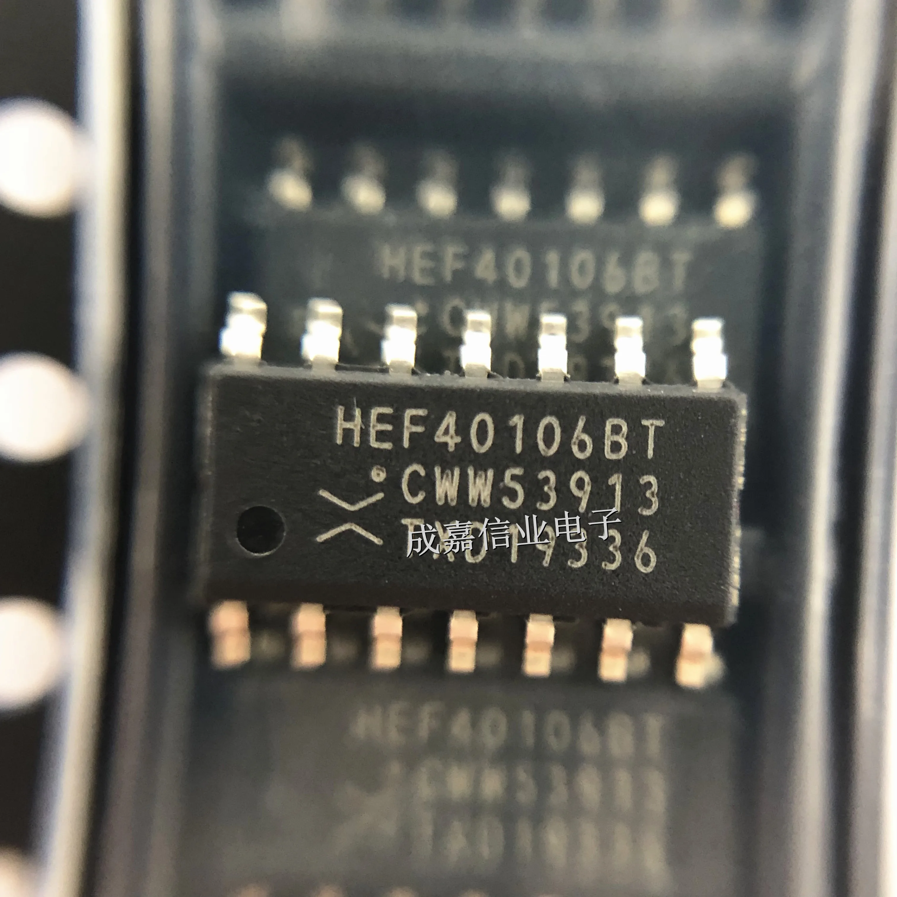 10pcs/Lot HEF40106BT,653 SOP-14 Inverters CMOS 6 Circuit 3V-15V Operating Temperature:- 40 C-+ 85 C