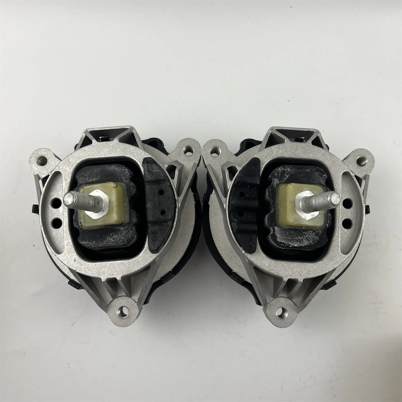 

Madec 2pcs 22116854252 high quality Engine Transmission Gear Mount 22116854252 for CORTECO for 3' F30 2011/11-2015/05