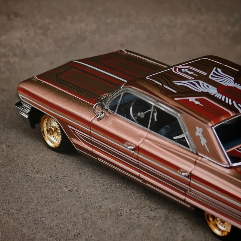 Nieuw Op Voorraad Mk 1: 64 Cadillac DeVille 2025 Hec Tentoonstelling Legering Model Auto Miniatuur Diecast Ornamenten Custom Speelgoed Kids Gift