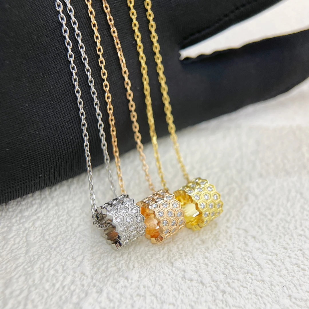 

2025 Fashion Forward 925 Silver Classic Trendy Luxury Versatile Necklace for Women Latest Trendy Design for Fashion Lovers​
