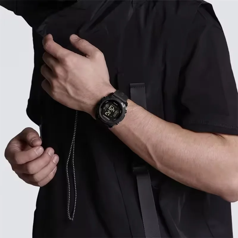 NAVIFORCE 7104 الرياضة الرجال LCD الرقمية الترفيه تاريخ الأسبوع ساعة تنبيه مقاوم للماء سيليكون حزام ساعة إلكترونية الإلكترونية