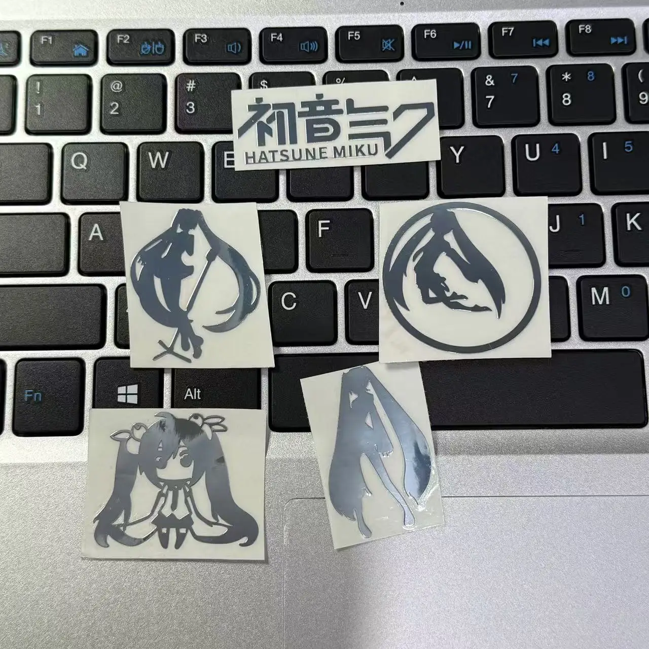 Hatsune Miku high color value creative new metal film stickers animation personality decorative stickers waterproof decoration
