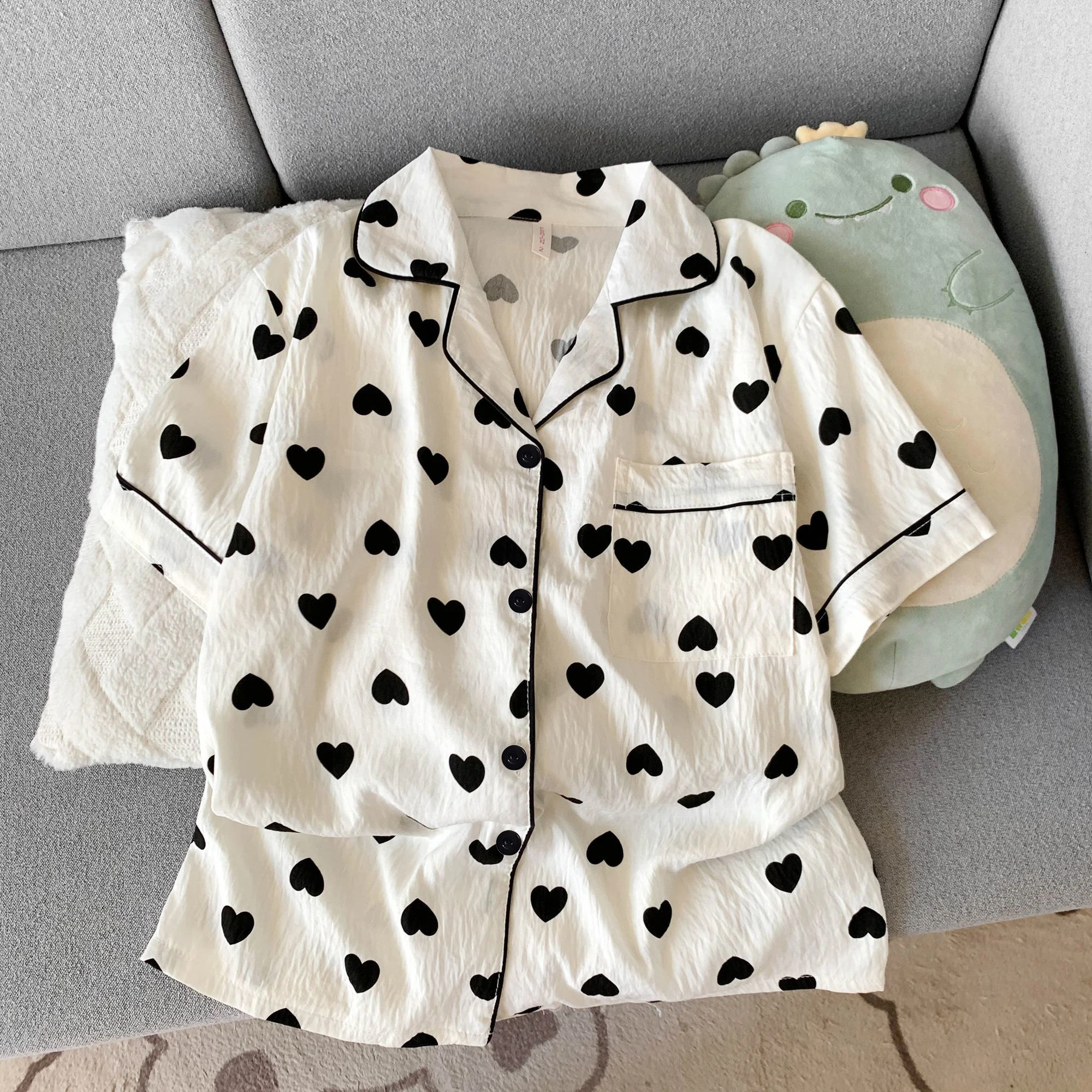 Women's Summer Thin Pajamas with Heart-Shaped Pattern, Short-Sleeved Shorts, Sweet and Cute, Can Be Worn Outside in Summer, Two-Piece Home Wear Set view 3