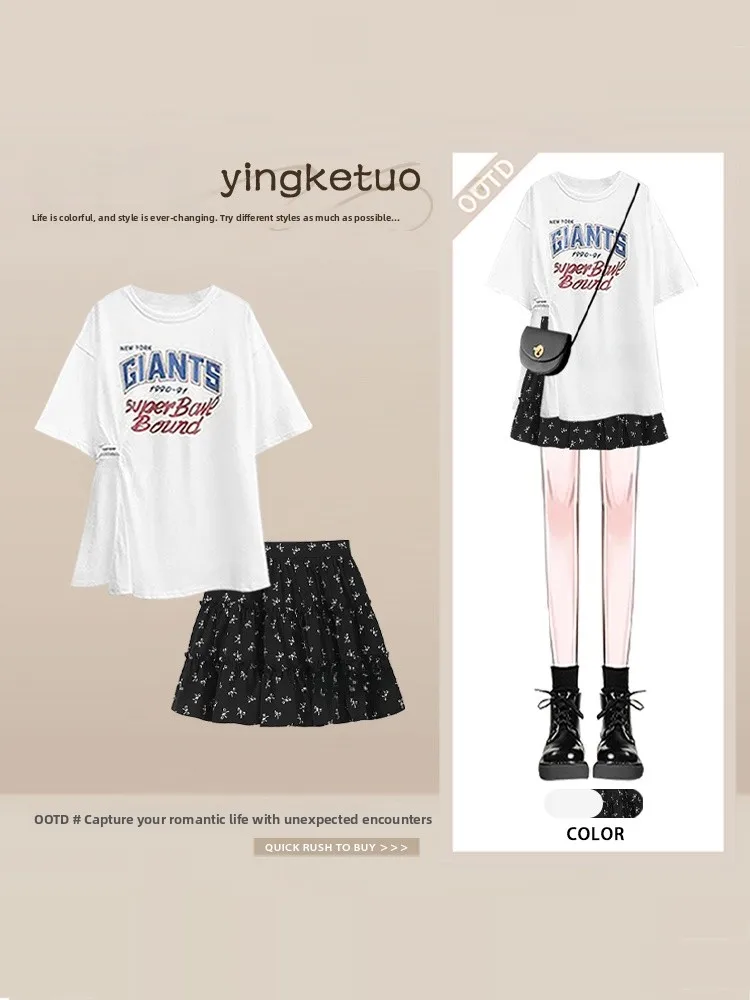 

Корейский стиль: антивозрастная футболка с буквенным принтом и круглым вырезом, короткий рукав, женский летний комплект с короткой юбкой в цветочек, маленький размер, облегающий крой.