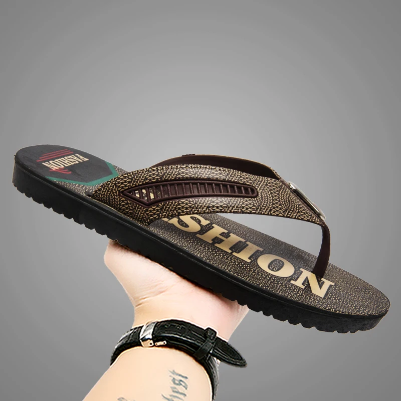 Fashion Men Leather Flip Flops Men Slippers Lightweight Soft Non-slip Men Casual Shoes Clogs Men Sandals Beach Trekking Sneakers