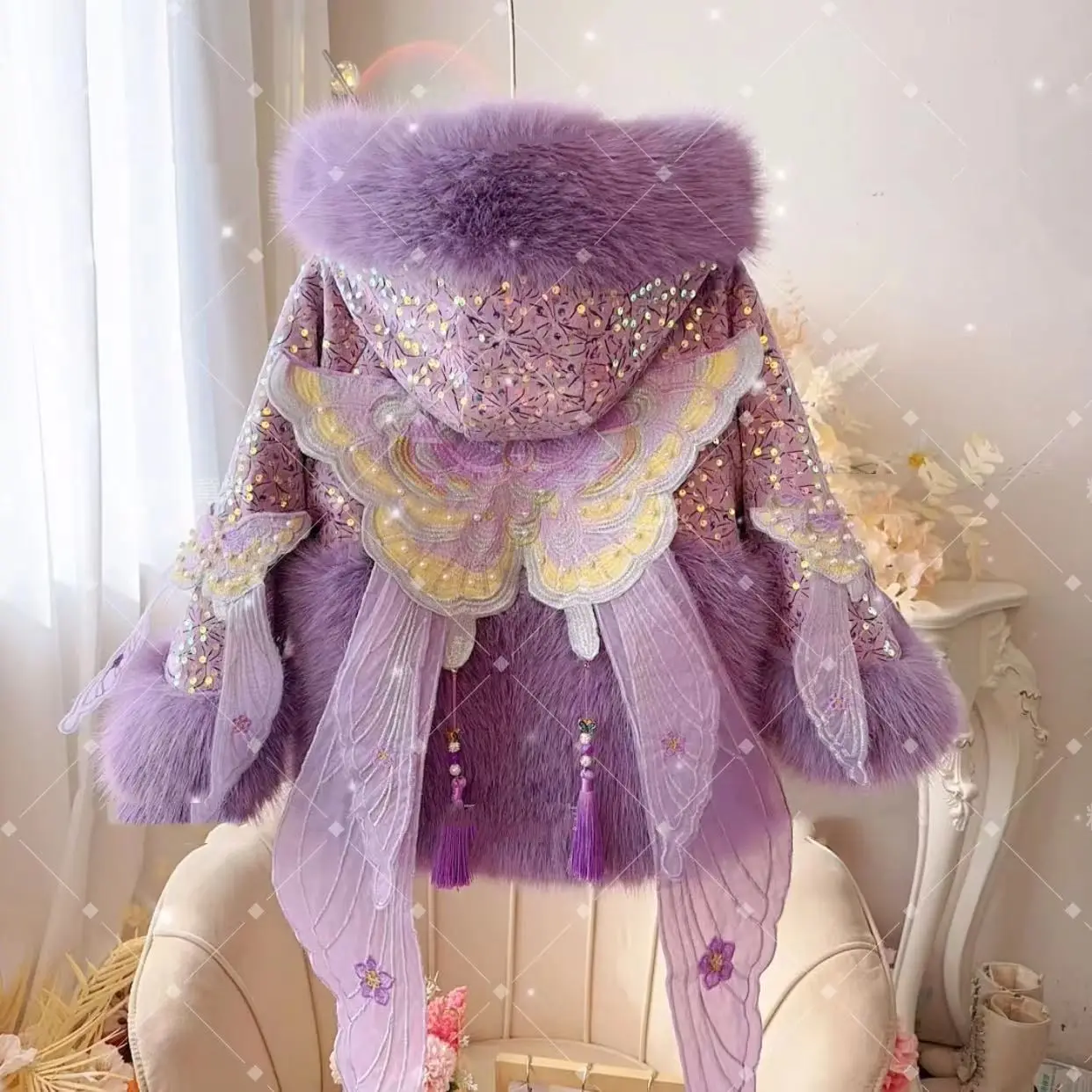 معطف شتوي لطيف على شكل فراشة لامعة دافئ بالإضافة إلى سترة سميكة من القطن المخملي للفتيات ملابس غير رسمية من الفرو الاصطناعي ملابس خارجية للثلج