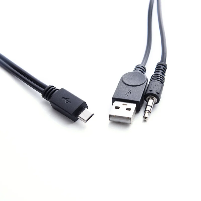 Plug In Card Small Audio 2-in-1 Audio Data Cable (Micro 5p to 3.5mm + USB) Three Plug Charging Multi-function Card Reading