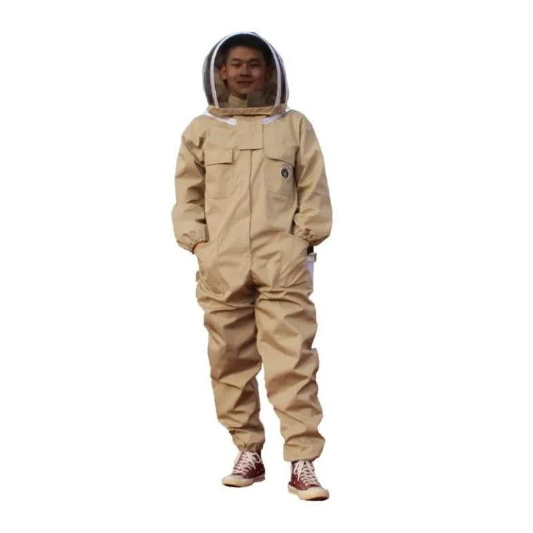 Full set of breathable rainproof and bee catching protective clothing for beekeeping and bee catching