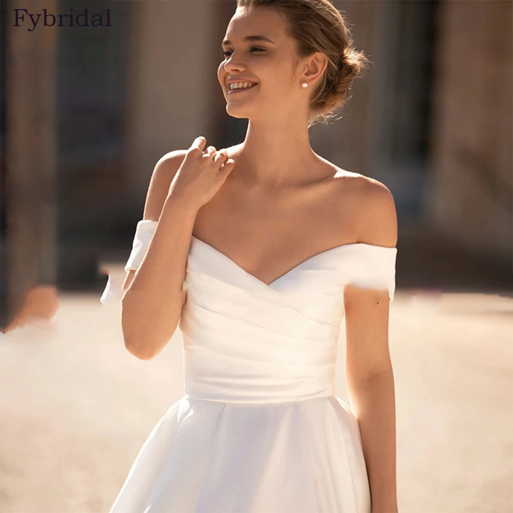 Robe de mariée plissée en satin pour femme, col en V, ligne A, simple, élégante, éducative