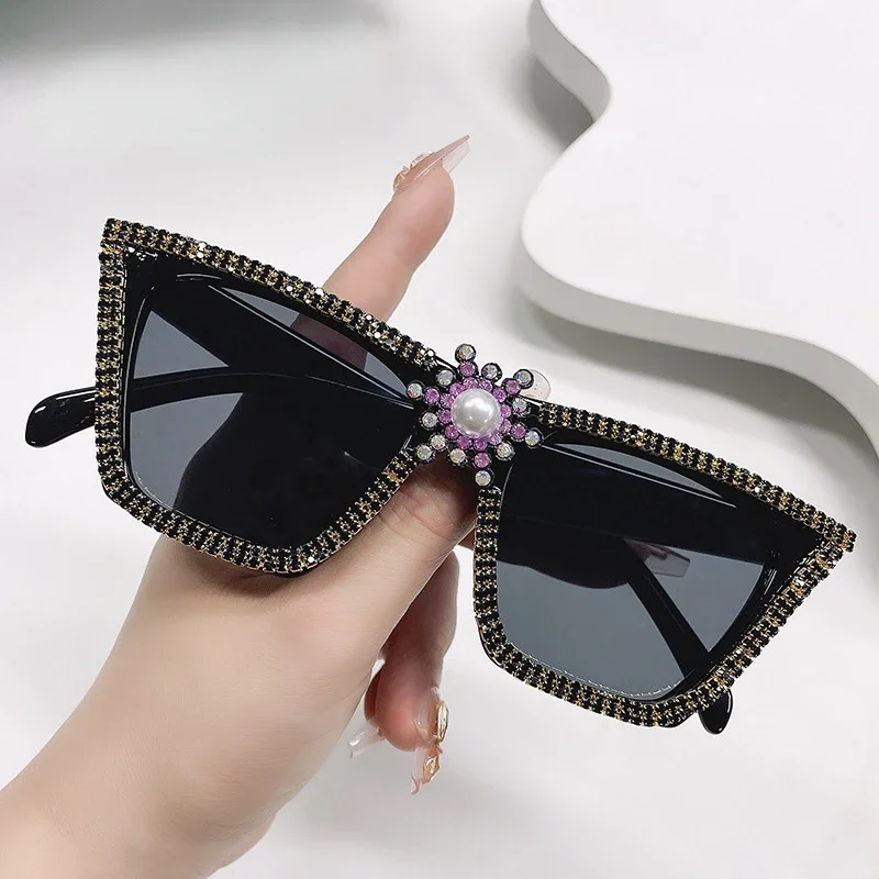 2023 New Diamond Sunglasses Ladies Brand Designer Party Ladies Glasses Rhinestone Season Pearl Eyewear Lunette De Soleil Femme