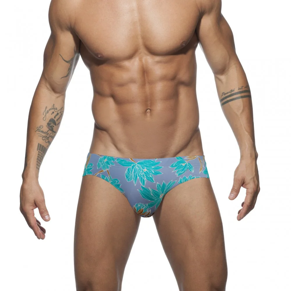 Men’s swimming trunks printed low waist triangle swimming trunks anti-embarrassment cup shorts