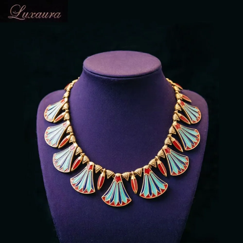 Vintage Jewelry Fas…