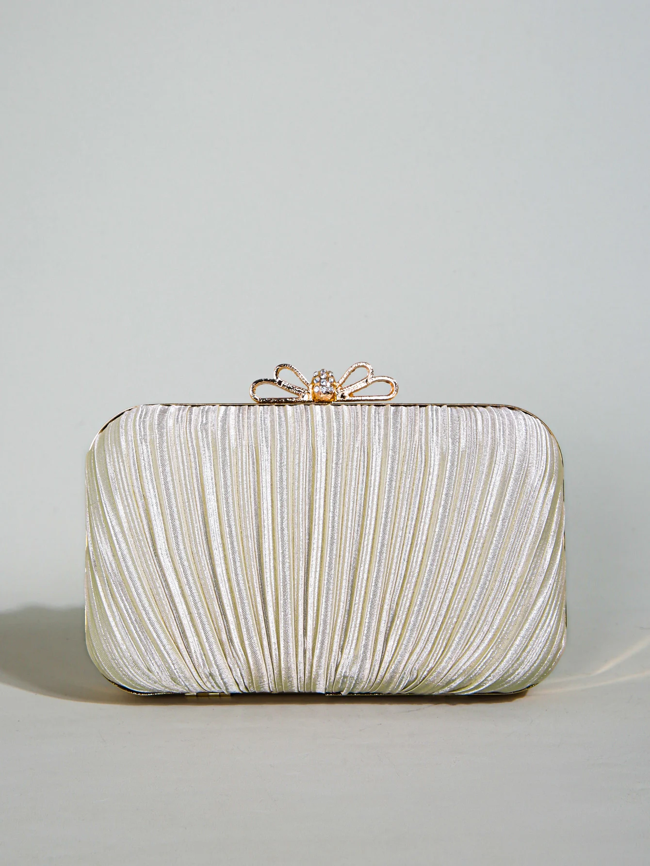 Elegant Rhinestone Bowknot Closure Novelty Bag Clutch Purses Bride and Bridesmaid Handbag Elegant Evening Bag for Women Club Pa