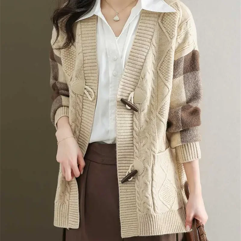 Autunno inverno maglione medio-lungo Cardigan cappotto donna 2023 nuova moda sciolto per il tempo libero corno bottone tasca maglione capispalla femminile