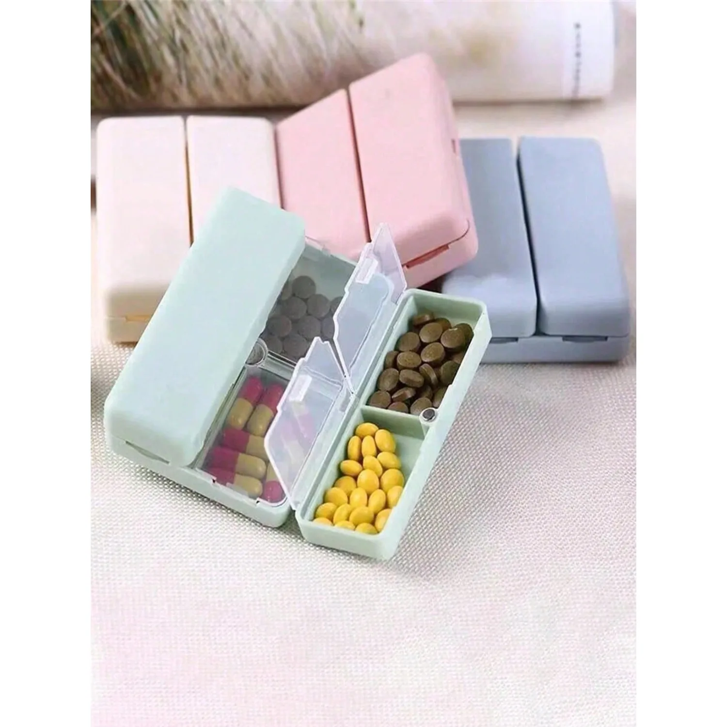 1Pc 7-Day Pill Organizer Box, Divided Design, Suitable For Travel, Store Medicines, Vitamins And Fish Oil Supplements, Foldable Double-Layer Storage Box, Magnetic 7-Compartment Pill Case