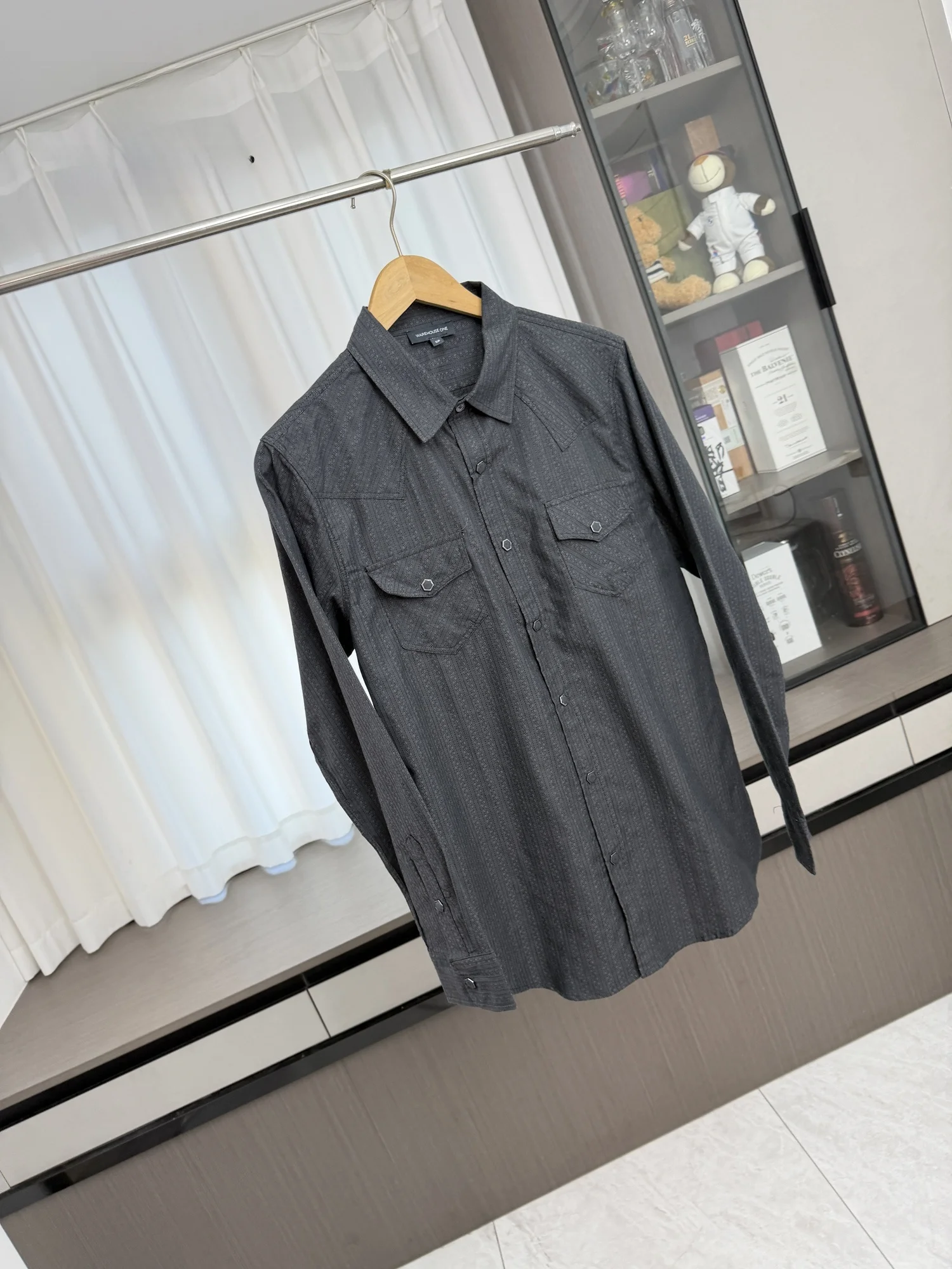 Elegant Grey Tone Long Sleeve Casual Commute Men's Shirt Subtle Embossed Texture Autumn Workwear Loose Fit Sun Protection