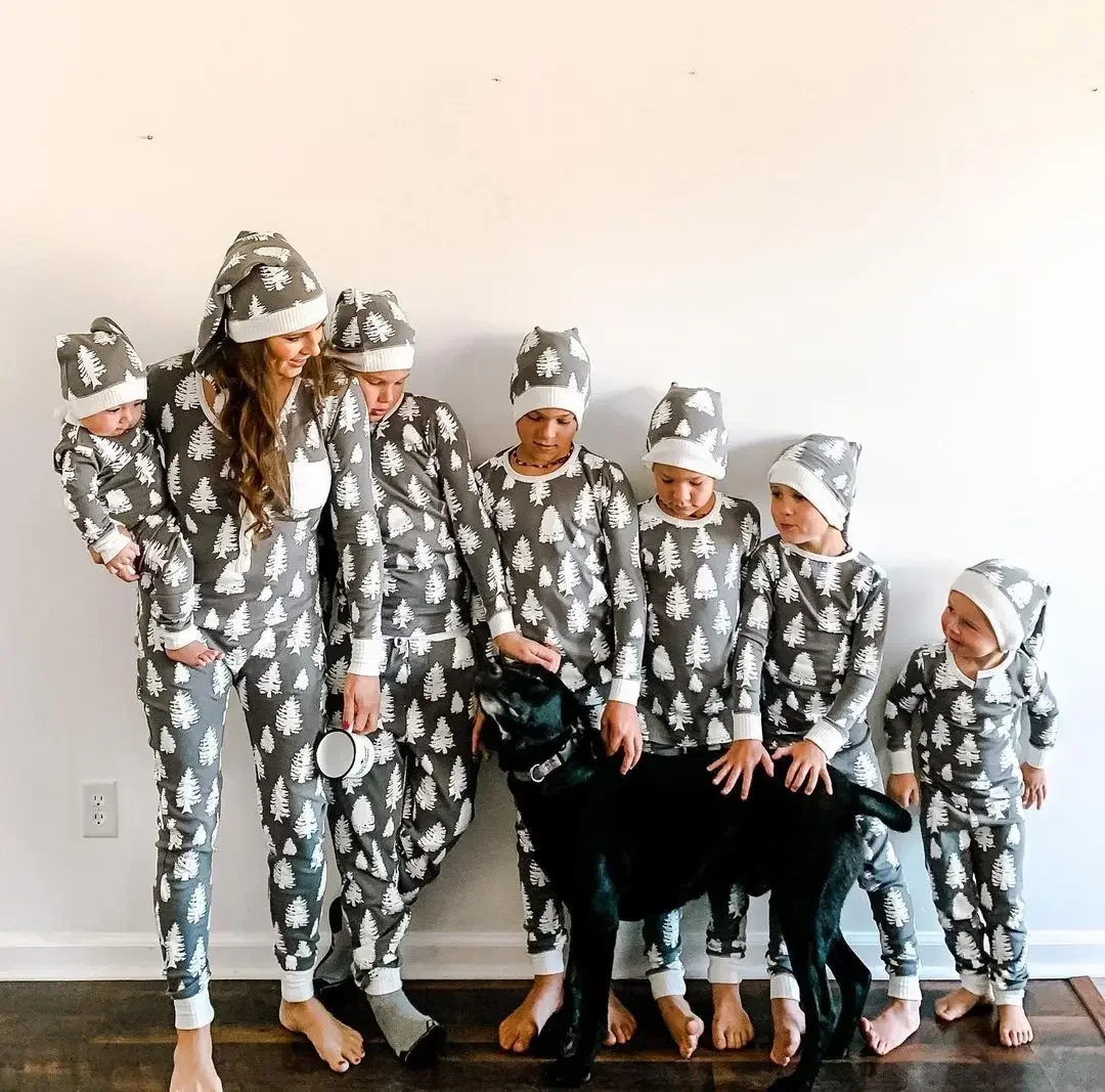 Merry Xmas Matching Pajamas Set Men Short Sleeve T-Shirt+Trousers Christmas Tree Print 2 Pcs Suit Women Baby Romper Family Look view 5