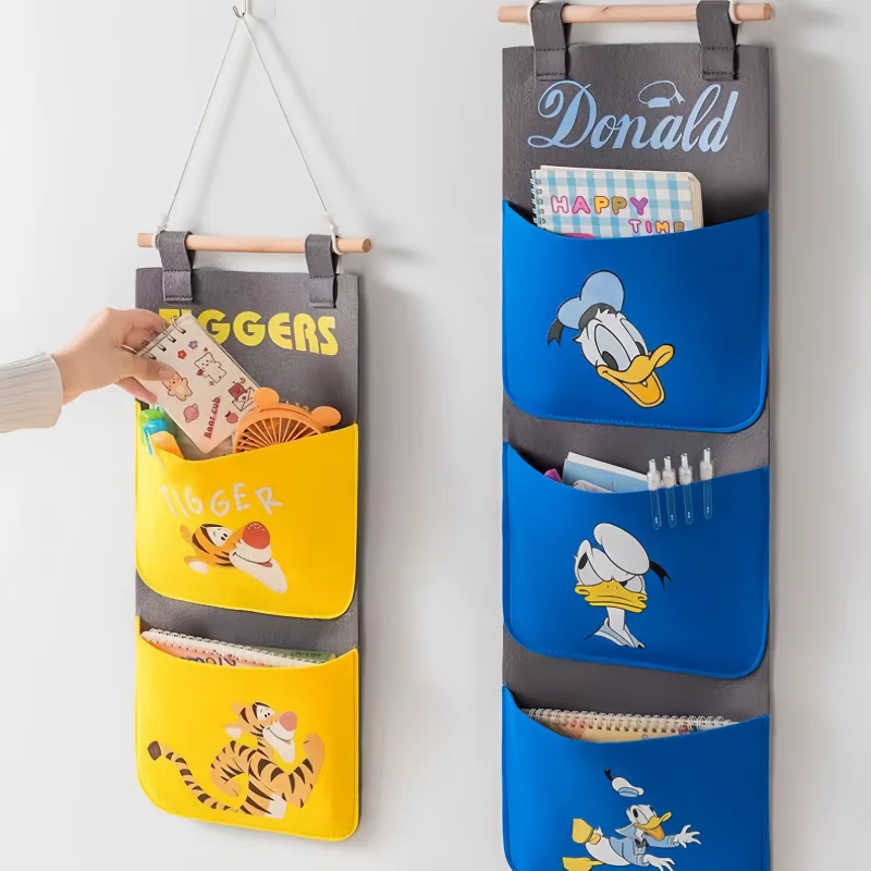 Mickey mouse dos desenhos animados 1/2/3 bolsos saco de feltro pendurado organizadores à prova dwaterproof água pendurado saco de armazenamento fixado na parede organizador novo